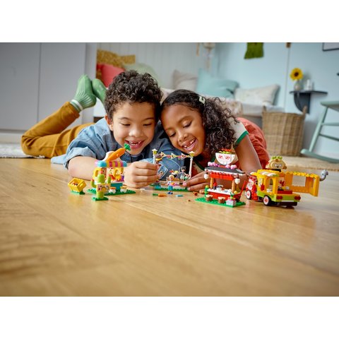 Конструктор LEGO Friends Ринок вуличної їжі (41701) Прев'ю 16